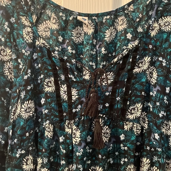 Old Navy✨ long sleeve peasant top - Picture 3 of 4